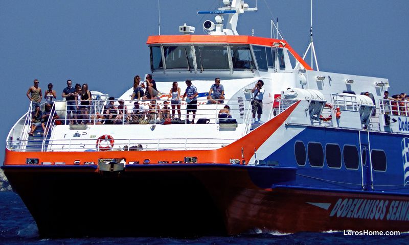 catamaran arriving in Agia Marina, Leros